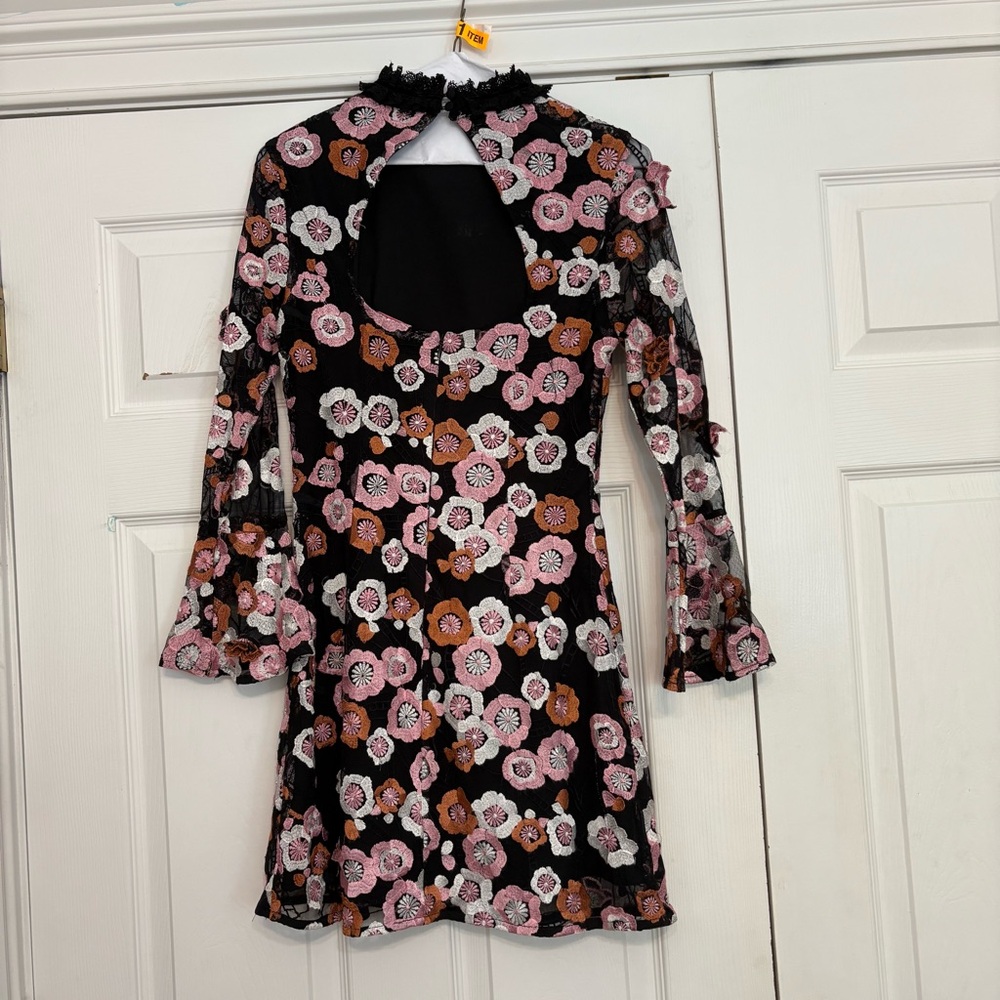 French Connection floral appliqué mini dress - Picture 4 of 13